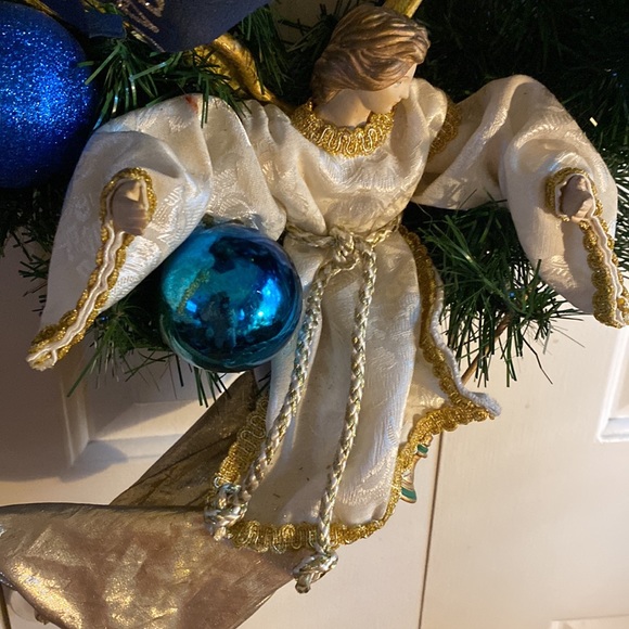 24” snowy Christmas wreath $75.00 - Picture 6 of 10